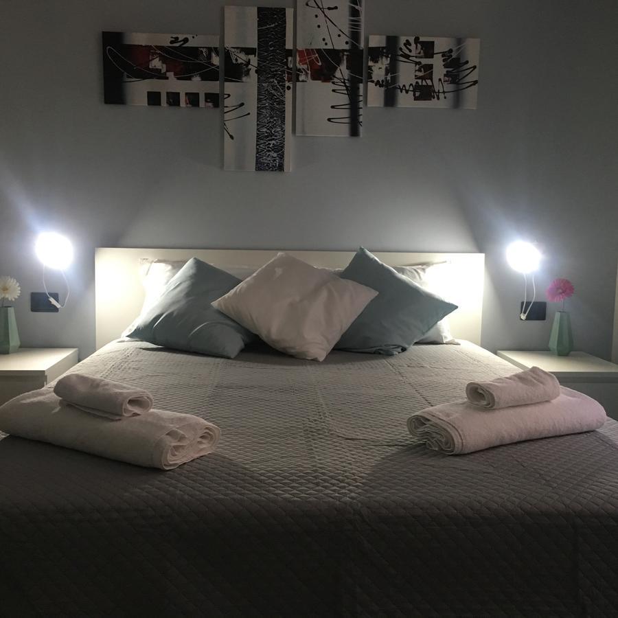 Civico 7 Bed & Breakfast Napoli Bagian luar foto