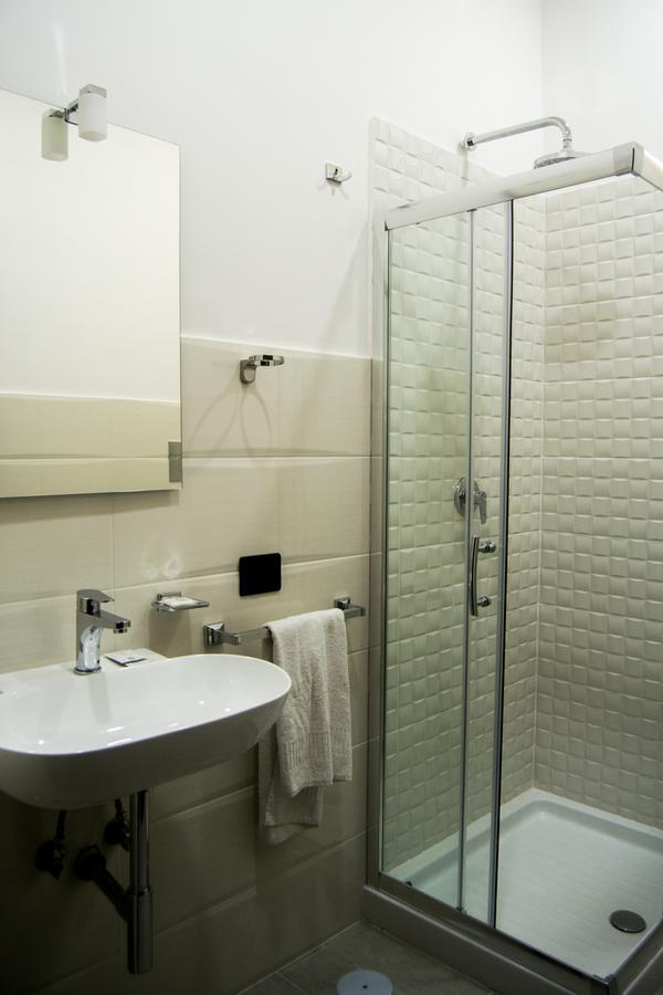 Civico 7 Bed & Breakfast Napoli Bagian luar foto