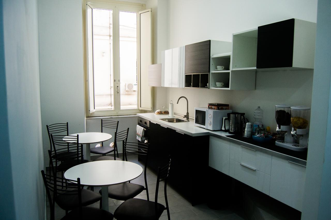 Civico 7 Bed & Breakfast Napoli Bagian luar foto